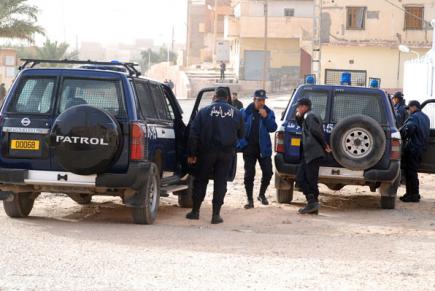 قوات الشرطة تعتقل شخصين بغرداية وتسترجع بنادق