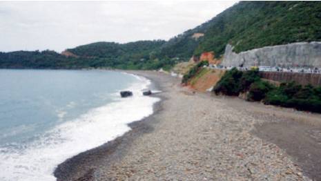 La Corniche... aux prises avec les éternels bouchons