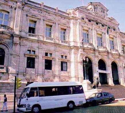 منتخبو بلدية وهران متهمون بعدم التكفل بانشغالات المواطنين