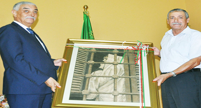 UN HOMMAGE LUI A ETE RENDU