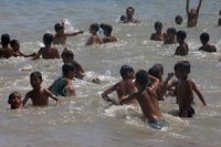 Des enfants de Ghardaïa à Azeffoun