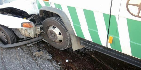 قتيل و45 جريحا في اصطدام حافلة بسيارة بتيارت