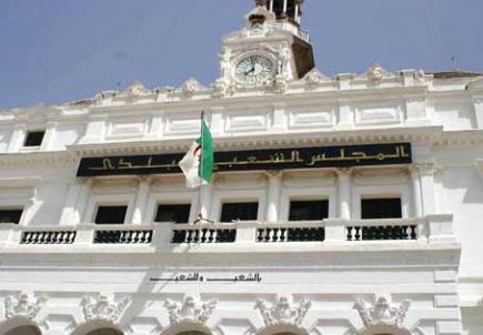 منتخبون يطالبون 