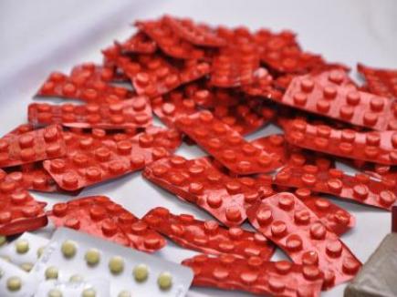 حجز 1047 قرص مهلوس و47 قارورة من سوائل مخدرة بوهران