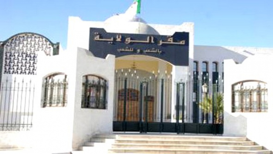 Le ministre de l'Intérieur et des collectivités locales installe le nouveau wali d'El Oued