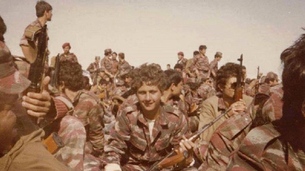 صورة لبشار الأسد منذ 35 عاماً تثير سخرية لاذعة