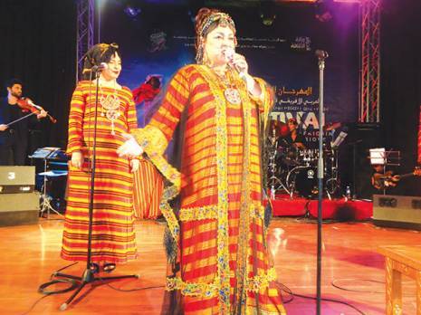 Djura subjugue le public