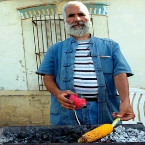 Toubi Ahmed, vendeur de maïs grillé à Skikda :   El mastoura   à tout bout de champ !
