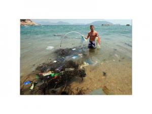 Les engrais et le plastique menaçent la vie sous-marine : Rapport alarmant de l'ONU sur la pollution des océans