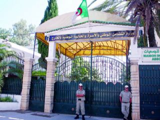 زرعها الإستعمار الفرنسي بأكثر من 2,5 مليون لغم «شال» و «موريس» يهددان حياة الجزائريين منذ نصف قرن