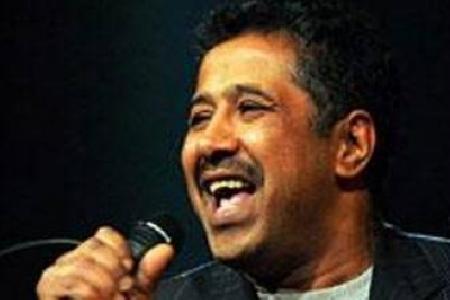 الشاب خالد في مهرجان جميلة رغم تهديد فيسبوك برشقه بالطماطم