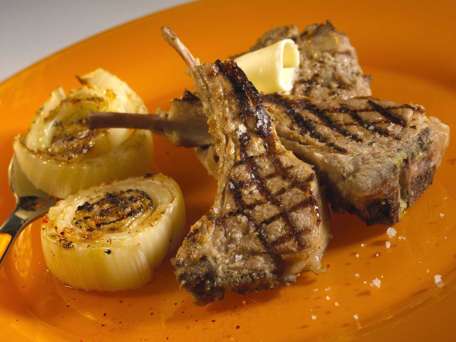 Côtelettes d'agneau grillées à l'estragon