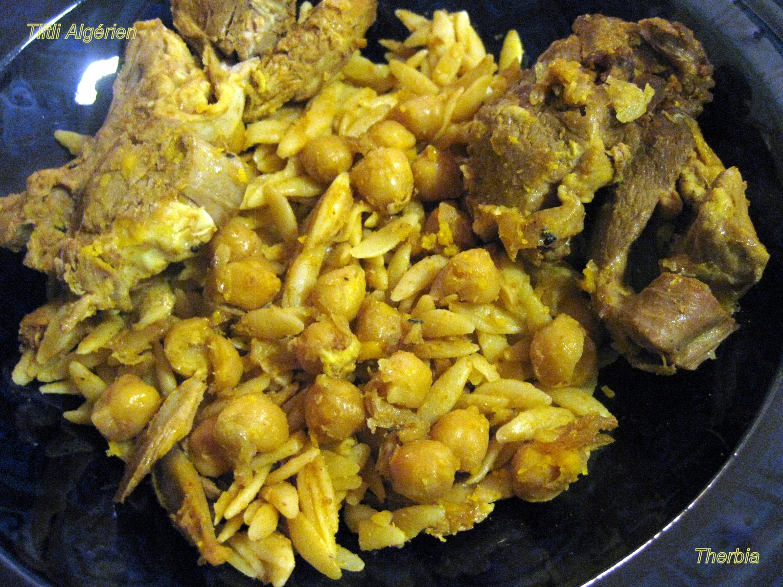 Tlitli au poulet et aux boulettes