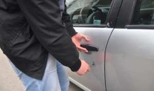 عصابة خطيرة لسرقة السيارات وراء القضبان بسكيكدة