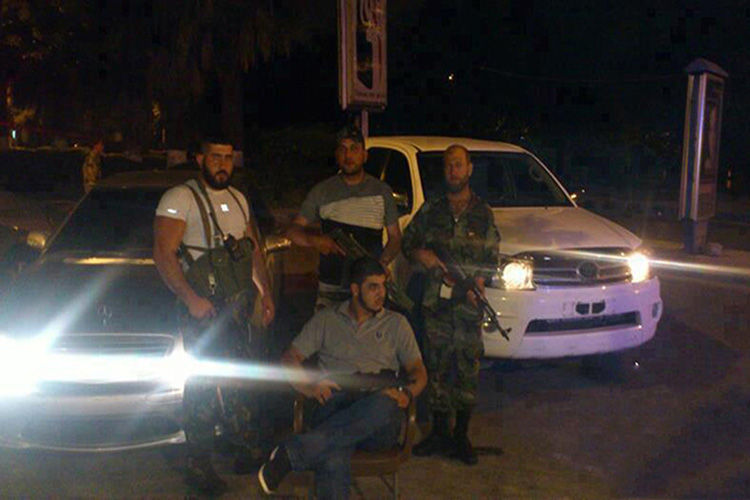 مظاهرات علوية في اللاذقية تطالب بإعدام ابن عم بشار الأسد