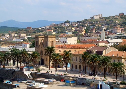 أطفال الأغواط في شواطئ الطارف