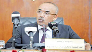 نور الدين بدوي يدعو مواطني تندوف الى اليقظة للحفاظ على الوطن لدى تنصيبه الوالي الجديد