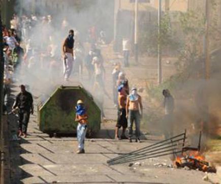 محتجون يغلقون الطريق الوطني رقم 78 الرابط بين باتنة وسطيف