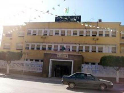 والي غليزان يتفقد مشروع 4 آلاف مقعد بيداغوجي بالمركز الجامعي