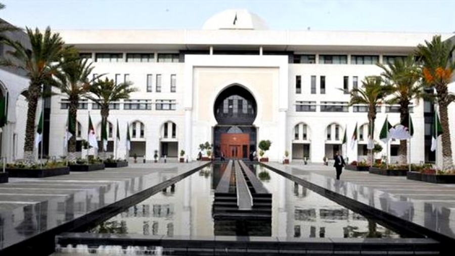 L'Algérie condamne avec la 