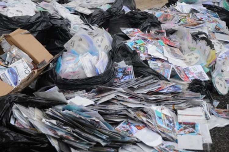 حجز 2115 قرص مضغوط مقلد بالسوق السوداء في وهران