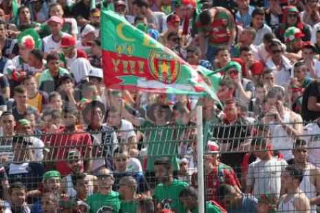 لجنة الإنضباط تعاقب المولودية وشباب بلوزداد بخوض مباراة دون حضور الجمهور