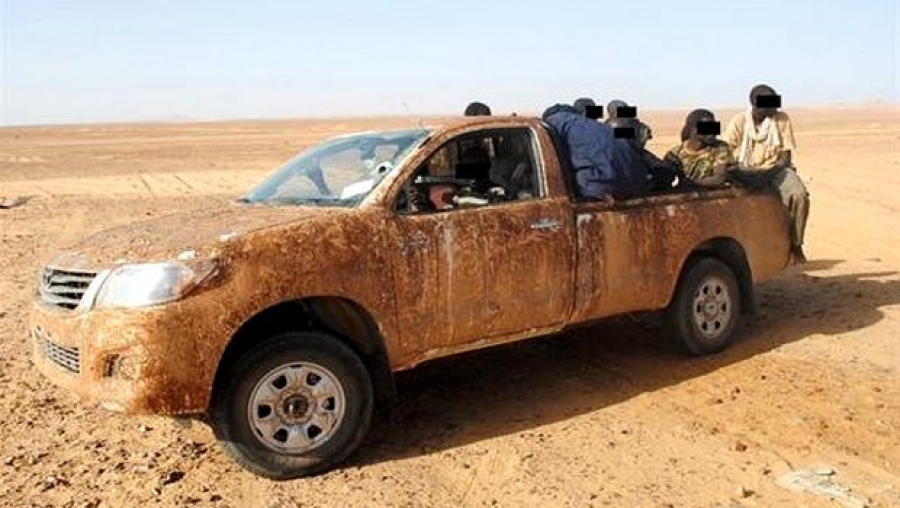 Arrestation de deux contrebandiers et saisie d'une importante quantité de carburant à l'Ouest et au Sud du pays (MDN)