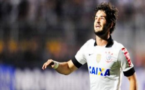 مهاجم ميلان الأسبق في طريقه للدوري الإنجليزي