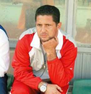 مدرب سريع غليزان يعتذر للأنصار والإدارة تستقيل