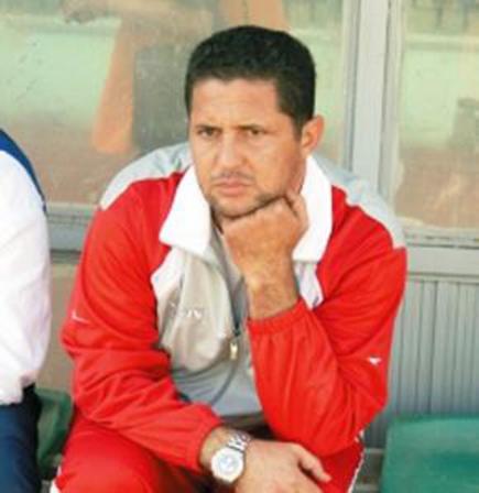 مدرب سريع غليزان يعتذر للأنصار والإدارة تستقيل