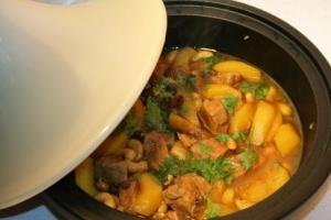 Tajine de viande aux pêches