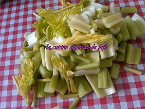 Viande au céleri en sauce blanche