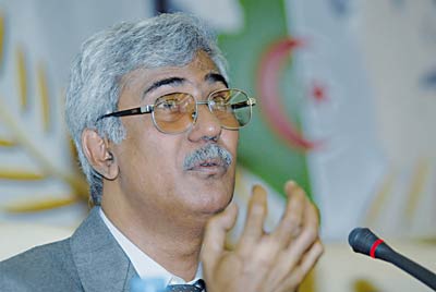 Mohamed Saïb Musette : «La part des transferts financiers traduite en investissements en Algérie est inconnue»