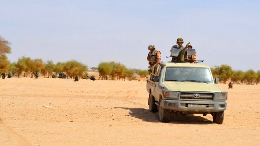 Arrestation de deux contrebandiers et saisie d'importantes quantités de carburant au sud et à l'ouest du pays (MDN)