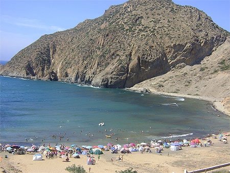 توافد أكثر من 16 مليون مصطاف على شواطئ وهران