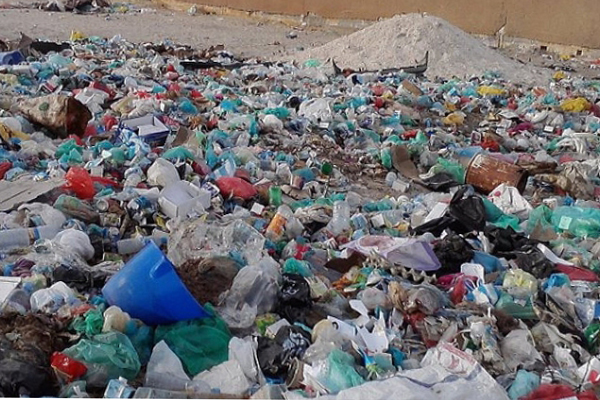 عمال النظافة‮ ‬يضربون عن العمل وسطيف تغرق في‮ ‬الزبالة