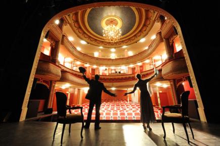 افتتاح الطبعة ال48 لمسرح الهواة بمستغانم