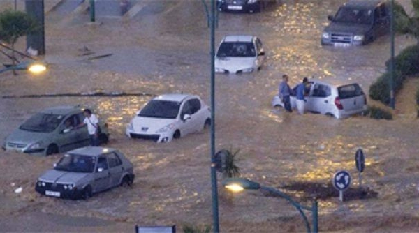 إنجاز دراسة لحماية علي منجلي في قسنطينة من الفيضانات