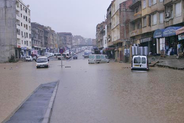 قطرات من الأمطار تكشف البريكولاج بالوادي