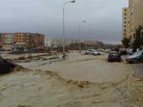 وفاة طفلين وإنقاذ 18 شخصا جراء الفيضانات بالجلفة