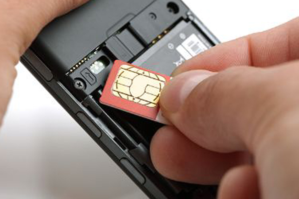 شريحة هاتف نقّال تورّط أفراد عائلة في سرقة رجل أعمال بوهران