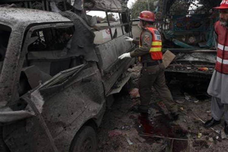 ثلاثة قتلى وجرحى في هجوم انتحاري على القوات الباكستانية