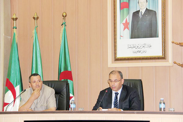 والي وهران يؤكد على فتح الأبواب أمام المستثمرين وخلق مناطق نشاط جدية