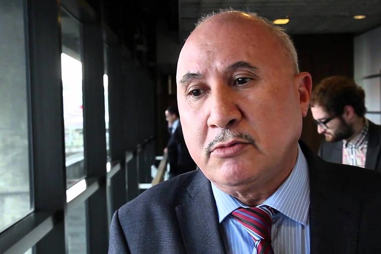 وزير الموارد المائية ينهي مهام مدير 