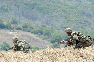 إرهابي يسلم نفسه لقوات الأمن بحدود جبال عين الدفلى وتيبازة