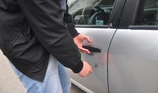 موظف ببلدية المرسى ضمن عصابة سرقة السيارات في العاصمة