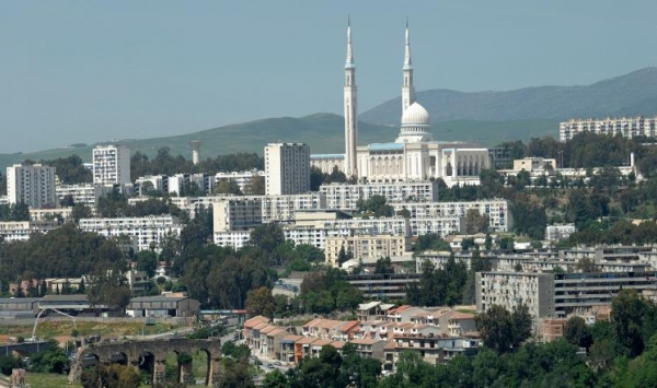 والي قسنطينة في ورطة سببها مشاريع 