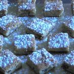 Pavés aux dattes et aux noisettes