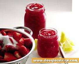 Confitures de fraises et d'ananas