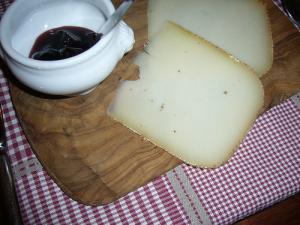 Confiture de cerises noires au miel et à la menthe